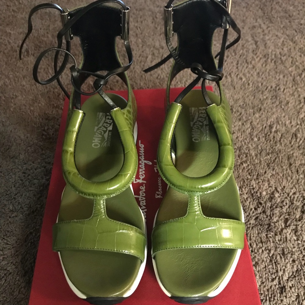 Salvatore Ferragamo Avocado Calf Croc Nero